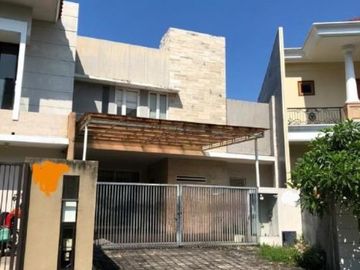Rumah Graha Family blok L Hadap barat Ada swimming Pool