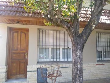 Casa PH en venta en Victoria
