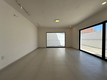 CASA EN VENTA EN CERRADA DEL PEDREGAL SLP