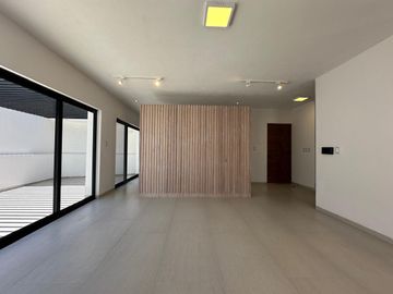 CASA EN VENTA EN CERRADA DEL PEDREGAL SLP