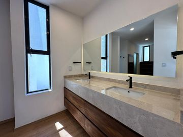 CASA EN VENTA EN CERRADA DEL PEDREGAL SLP