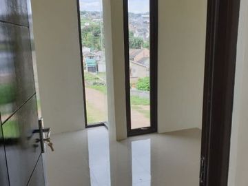 Rumah Villa Mewah Fasilitas Lengkap di Cipageran Cimahi