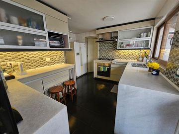 BAJÓ DE PRECIO!!! en condominio en Huechuraba
