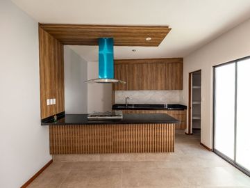 CASA EN PRIVADA CIMERA