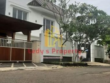 Hunian 3 lt dalam komplek dengan lingkungan asri nan sejuk di cinere