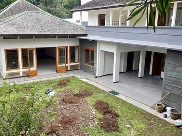 Rumah Strategis d pusat Kota Cocok untuk Usaha