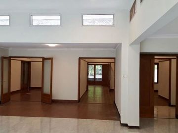 Rumah Strategis d pusat Kota Cocok untuk Usaha