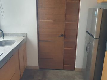 RENTA DEPARTAMENTO AMUEBLADO EN LOMAS DEL TEC