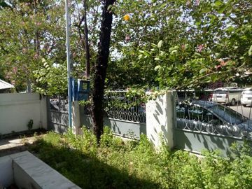 Di jual rumah jalan tambak sari, surabaya