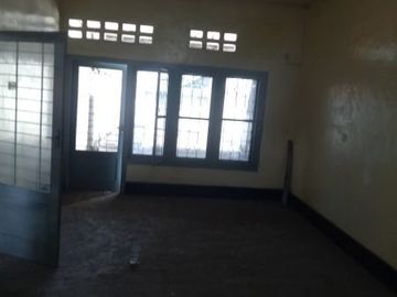 Di jual rumah jalan tambak sari, surabaya