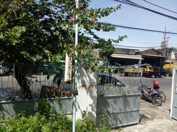 Di jual rumah jalan tambak sari, surabaya