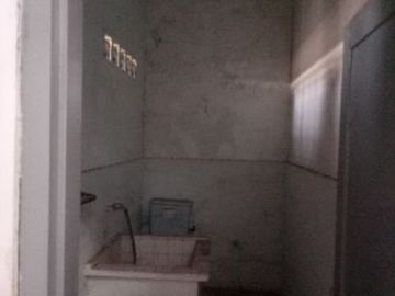 Di jual rumah jalan tambak sari, surabaya