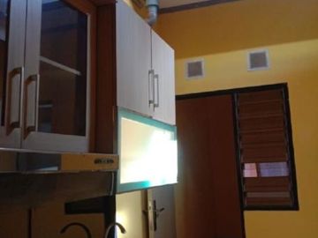 MURAH Rumah Siap Huni Perum Sukolilo ada Kitchen set, bufet