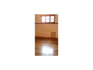 🏡 Venta lindo departamento en 2 Piso en La Punta, Callao! 🏡

🌟 Este departamento se ubica en una zona tranquila a una cuadra del malecón Santiago Fi