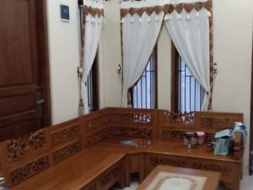 RUMAH DI SLEMAN LOKASI SANGAT STRATEGIS DEPAN JALAN UTAMA