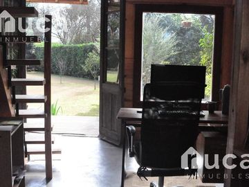VENTA | CASA de HERMOSO DISEÑO gran Jardin y Pileta | La Bota