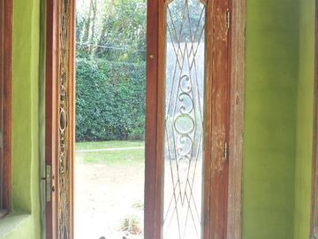 VENTA | CASA de HERMOSO DISEÑO gran Jardin y Pileta | La Bota