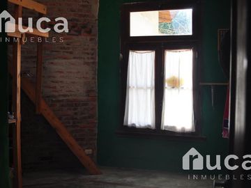 VENTA | CASA de HERMOSO DISEÑO gran Jardin y Pileta | La Bota