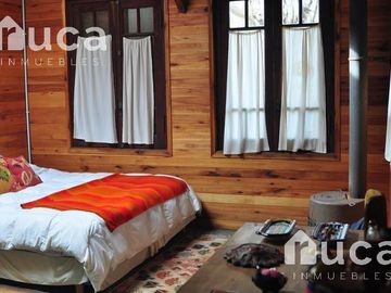 VENTA | CASA de HERMOSO DISEÑO gran Jardin y Pileta | La Bota