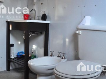 VENTA | CASA de HERMOSO DISEÑO gran Jardin y Pileta | La Bota