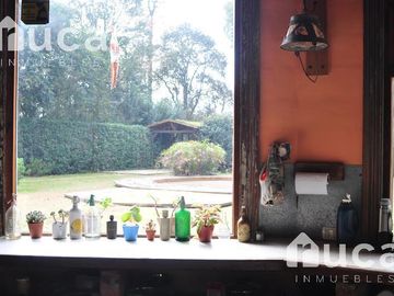 VENTA | CASA de HERMOSO DISEÑO gran Jardin y Pileta | La Bota