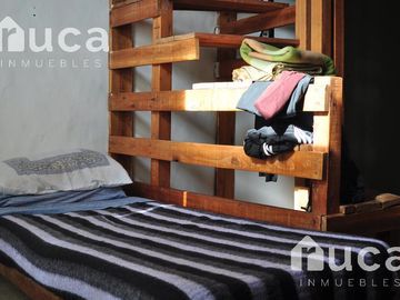 VENTA | CASA de HERMOSO DISEÑO gran Jardin y Pileta | La Bota