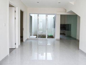 Dijual Rumah Di  Lavisia 3 Suvarna Sutera Tangerang