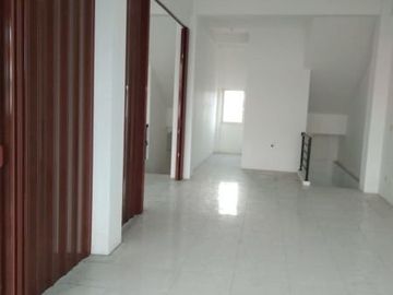 *DISEWAKAN* *Ruko Kutai Square* Ruko 4 Lantai terletak di raya Kutai.