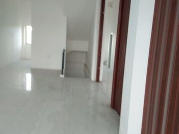 *DISEWAKAN* *Ruko Kutai Square* Ruko 4 Lantai terletak di raya Kutai.