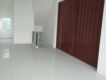 *DISEWAKAN* *Ruko Kutai Square* Ruko 4 Lantai terletak di raya Kutai.