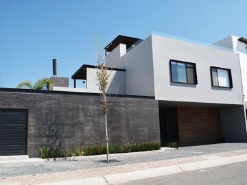 Residencia de Autor en La Condesa Juriquilla, Roof Garden, Master Suite, 6 Baños