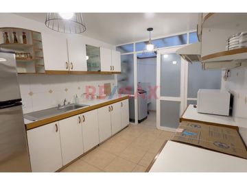 🌿 Exclusivo Departamento Amoblado En Surco | Primer Piso + Terraza Privada + Cochera 🚗