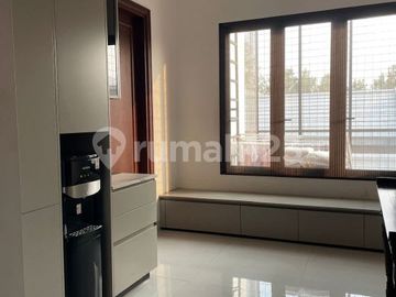 Dijual Rumah di De Latinos, BSD, Tangerang