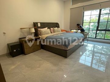 Dijual Rumah di De Latinos, BSD, Tangerang