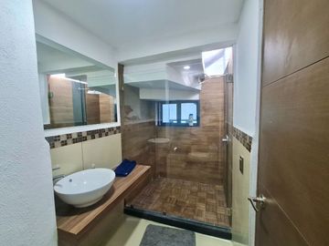 Hermosa y Espaciosa Casa en Privada