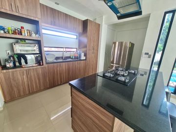 Hermosa y Espaciosa Casa en Privada