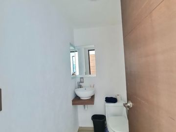 Hermosa y Espaciosa Casa en Privada