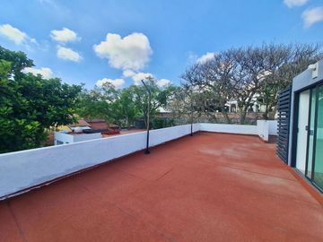 Hermosa y Espaciosa Casa en Privada