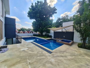 Hermosa y Espaciosa Casa en Privada