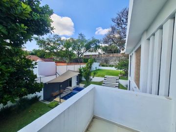 Hermosa y Espaciosa Casa en Privada