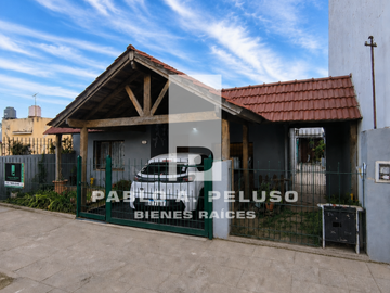 VENTA CASA AL FRENTE Y CASA AL CONTRAFRENTE. MERLO. ZONA OESTE. BUENOS AIRES.