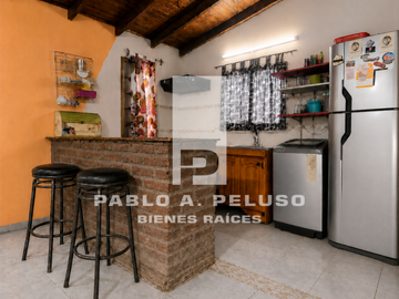 VENTA CASA AL FRENTE Y CASA AL CONTRAFRENTE. MERLO. ZONA OESTE. BUENOS AIRES.