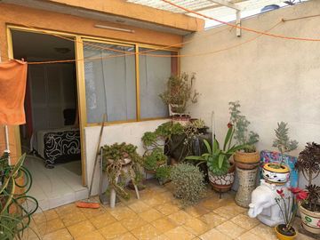 Casa En Venta En Los Reyes Ixtacala De 3 Recámaras, Estudio, 1.5 Baños, Un Auto