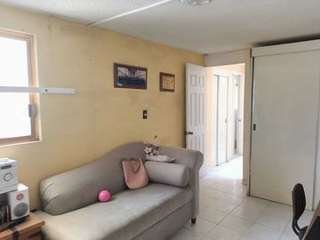 Casa En Venta En Los Reyes Ixtacala De 3 Recámaras, Estudio, 1.5 Baños, Un Auto