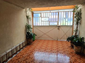 Casa En Venta En Los Reyes Ixtacala De 3 Recámaras, Estudio, 1.5 Baños, Un Auto