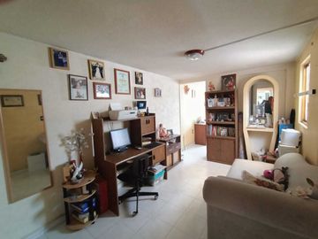 Casa En Venta En Los Reyes Ixtacala De 3 Recámaras, Estudio, 1.5 Baños, Un Auto