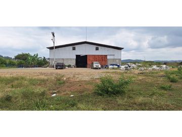 VENDO TERRENO MAS GALPON VIA GUAYAQUIL-NOBOL