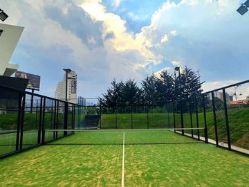 Departamento con 40,000 m2 de areas verdes, con casa club, cine,  canchas deport