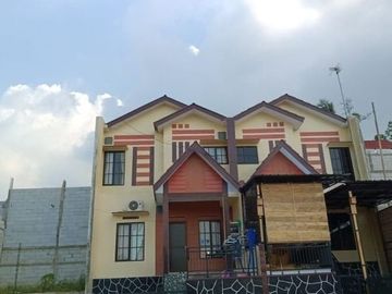 Rumah 2 lantai Rangkasbitung bebas banjir