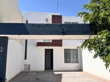 CASA EN VENTA EN PASEO DE LAS ARBOLEDAS SLP